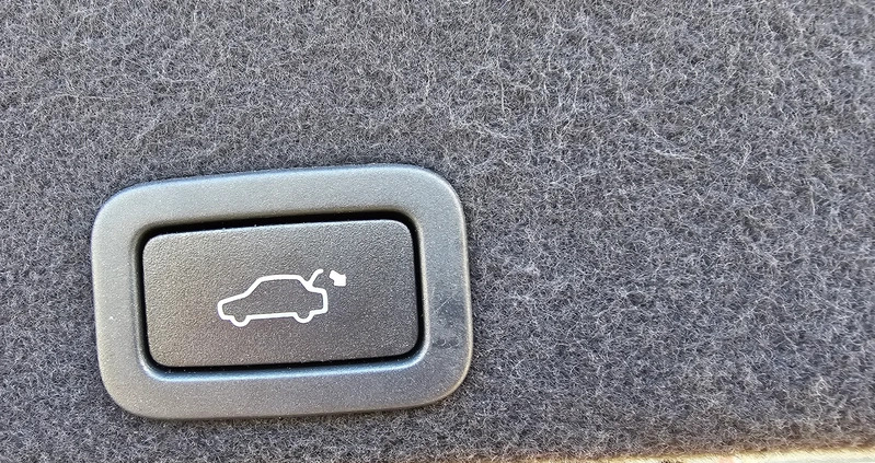 Volvo XC 60 cena 92400 przebieg: 142000, rok produkcji 2016 z Lidzbark małe 631